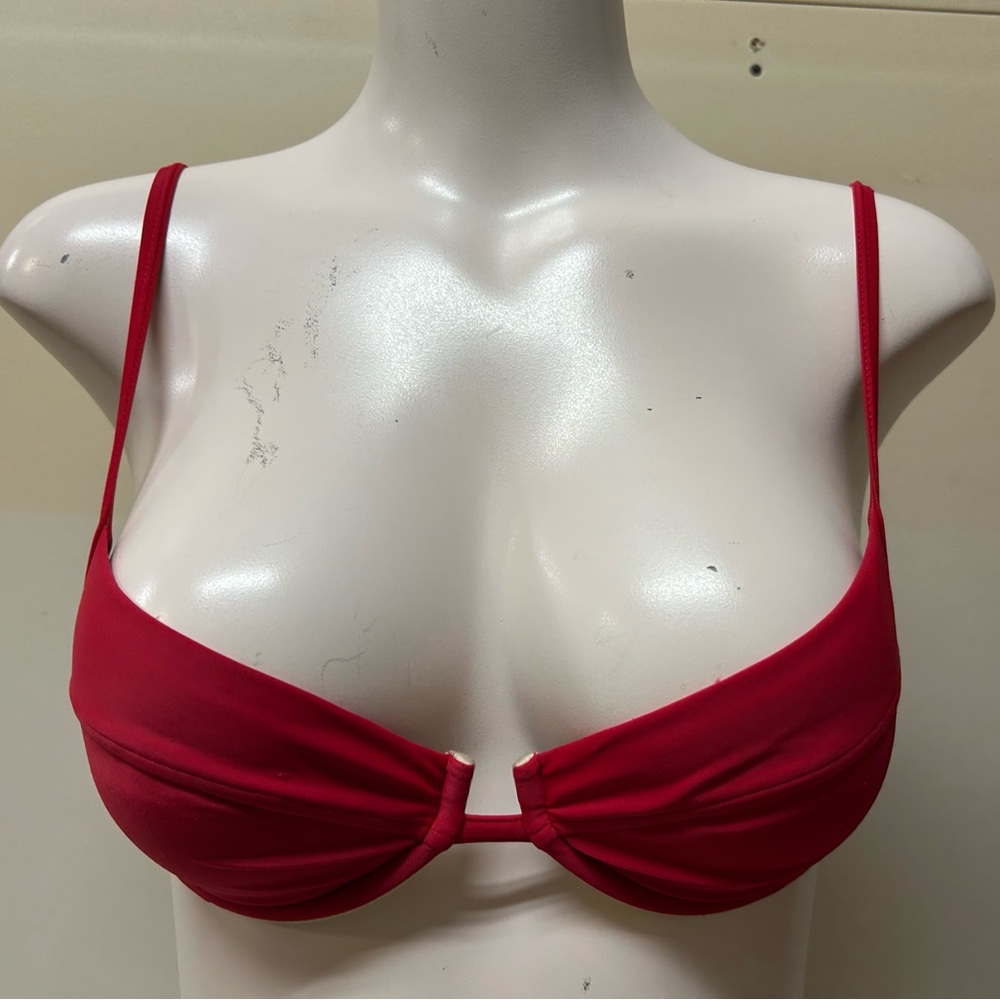 2/$20❤️- SWIM | Women’s Victoria’s Secret bathing suit top size 34B